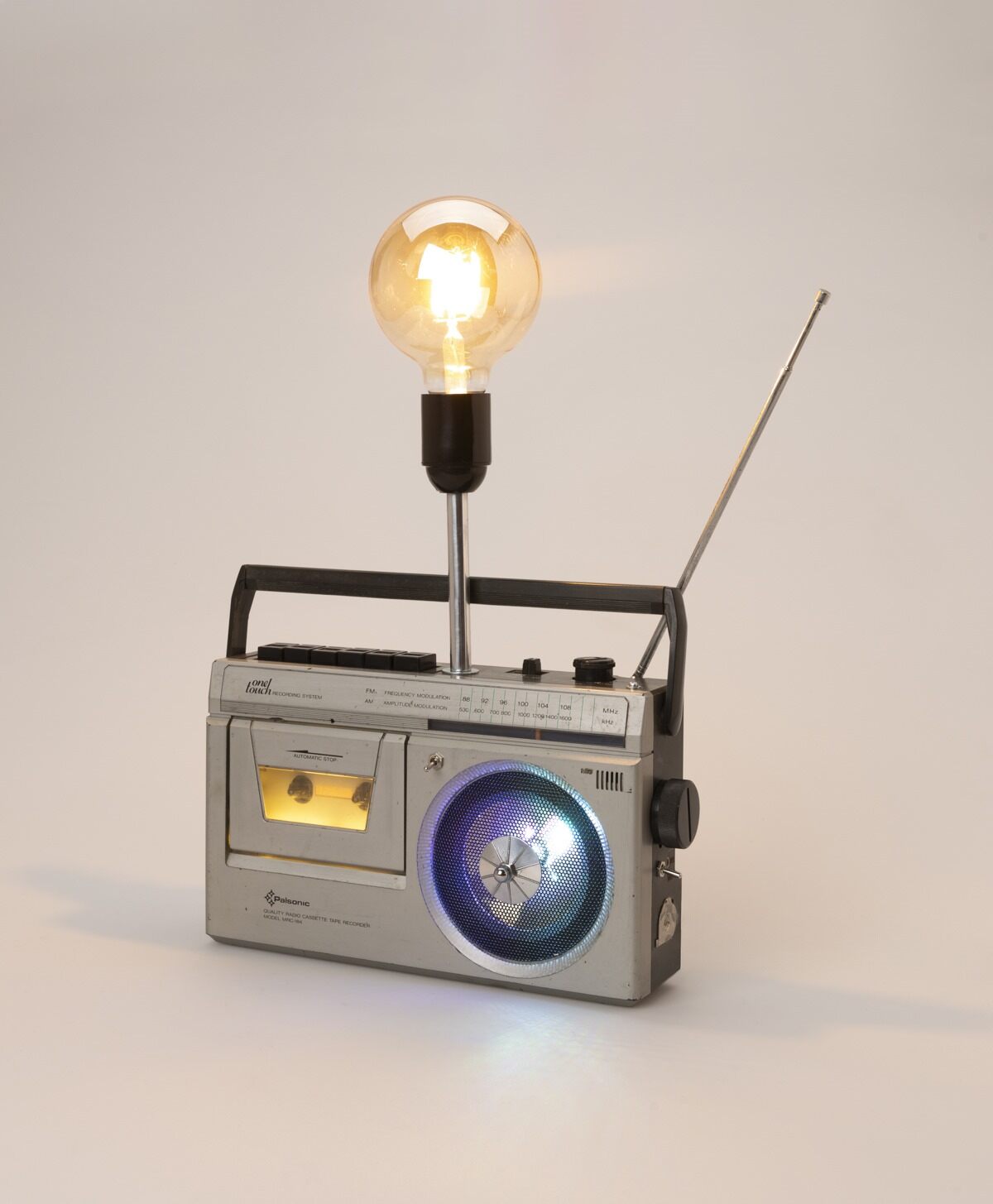 UPSWITCH - RETRO BOOMBOX STEREO LAMP