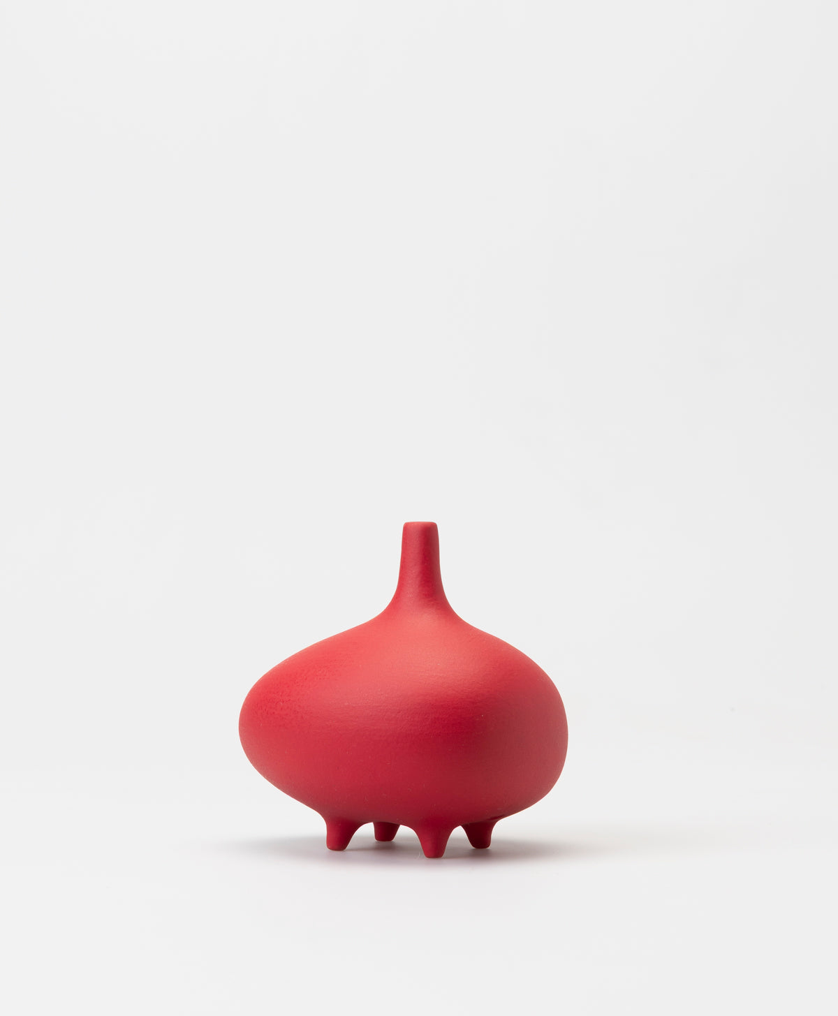 BUZZBY AND FANG - CRIMSON BINTER VASE - CRIMSON