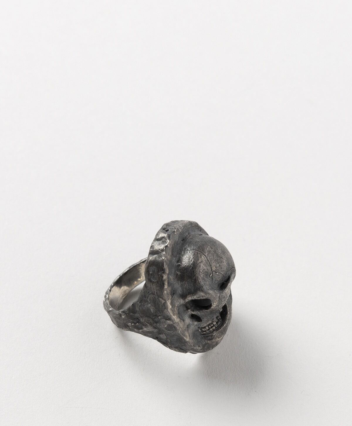 ANT HAT - CAMEO SIGNET RING