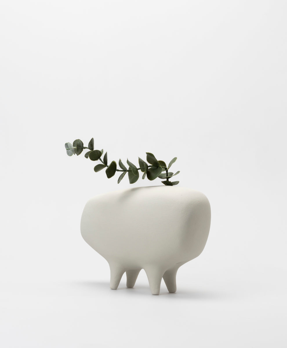 BUZZBY AND FANG - CAVORT VASE - CREAM