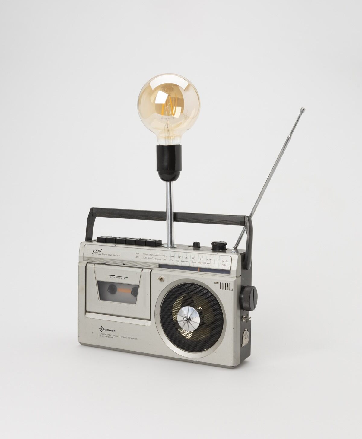 UPSWITCH - RETRO BOOMBOX STEREO LAMP