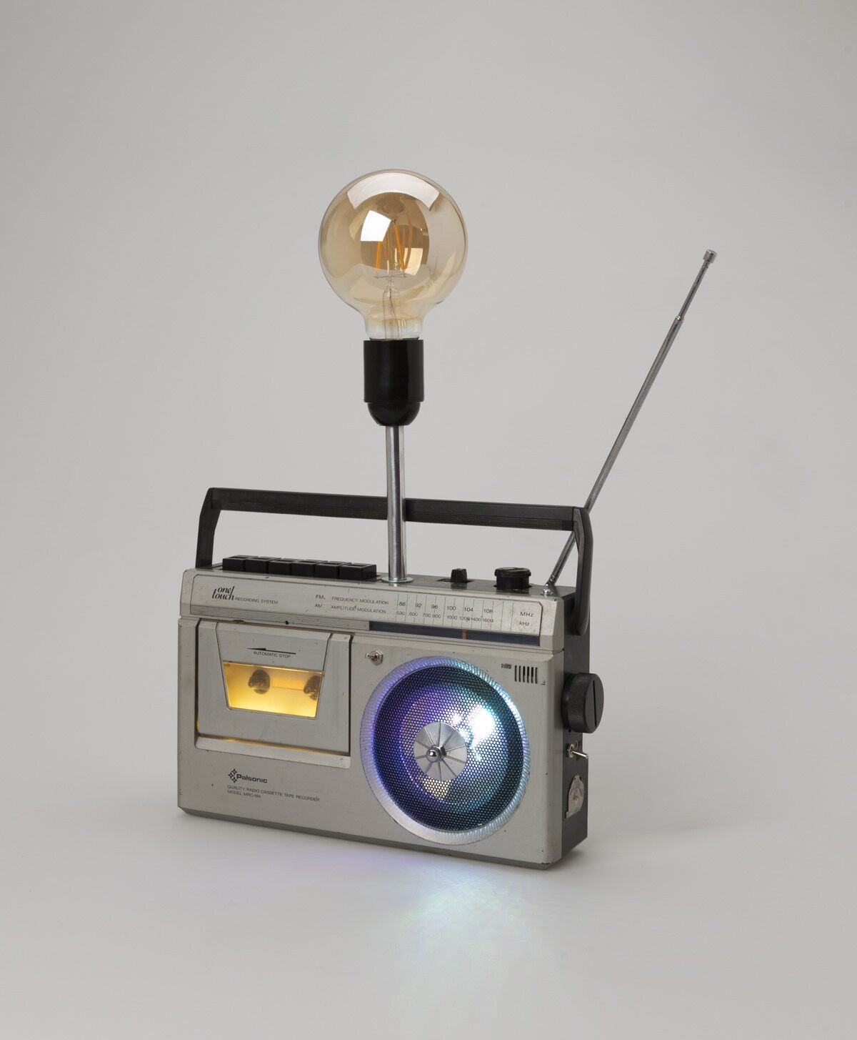 UPSWITCH - RETRO BOOMBOX STEREO LAMP